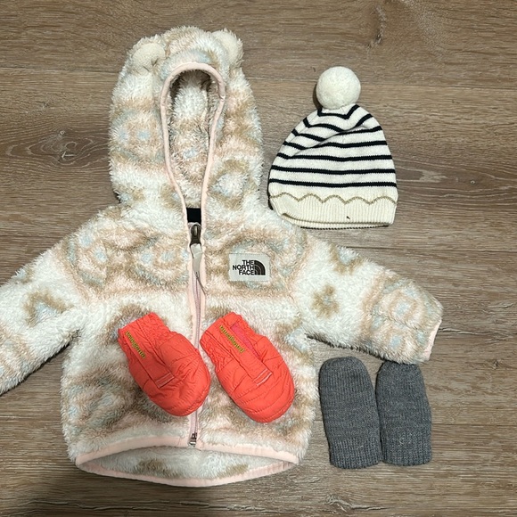 0-3 mo baby girl winter bundle - Picture 1 of 1